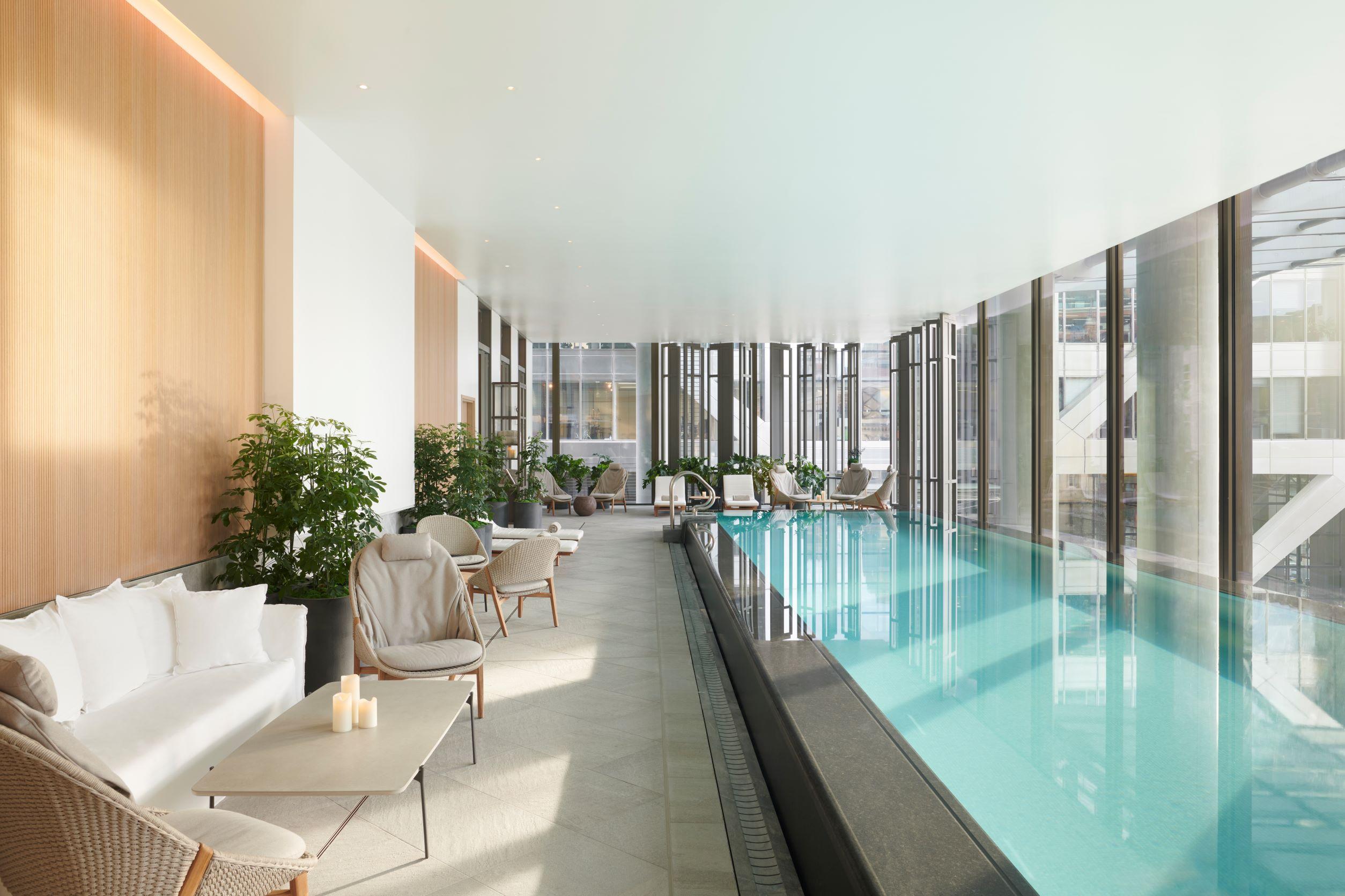 Отель Pan Pacific Лондон Экстерьер фото The pool at The Standard London