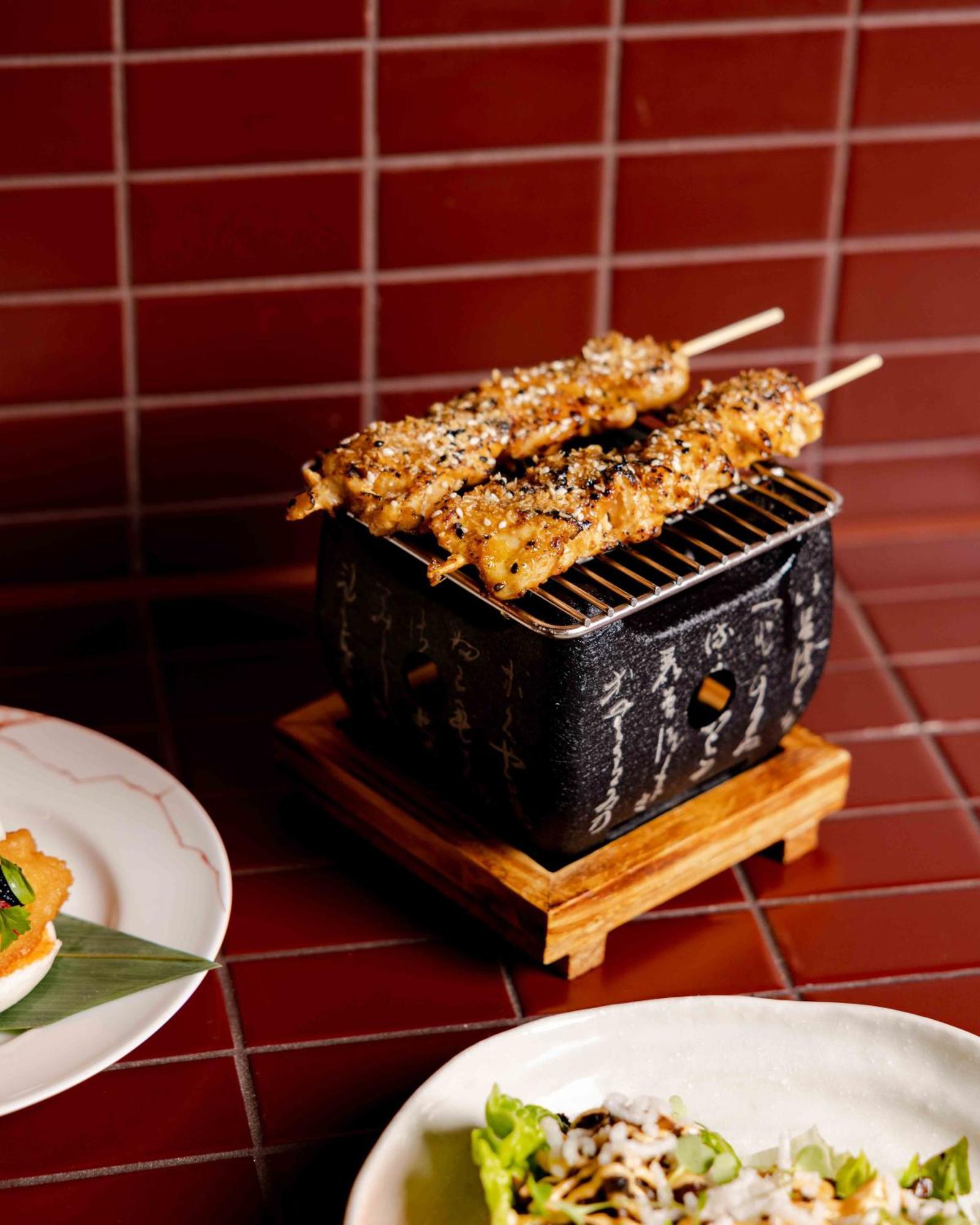 Отель Pan Pacific Лондон Экстерьер фото A small hibachi grill