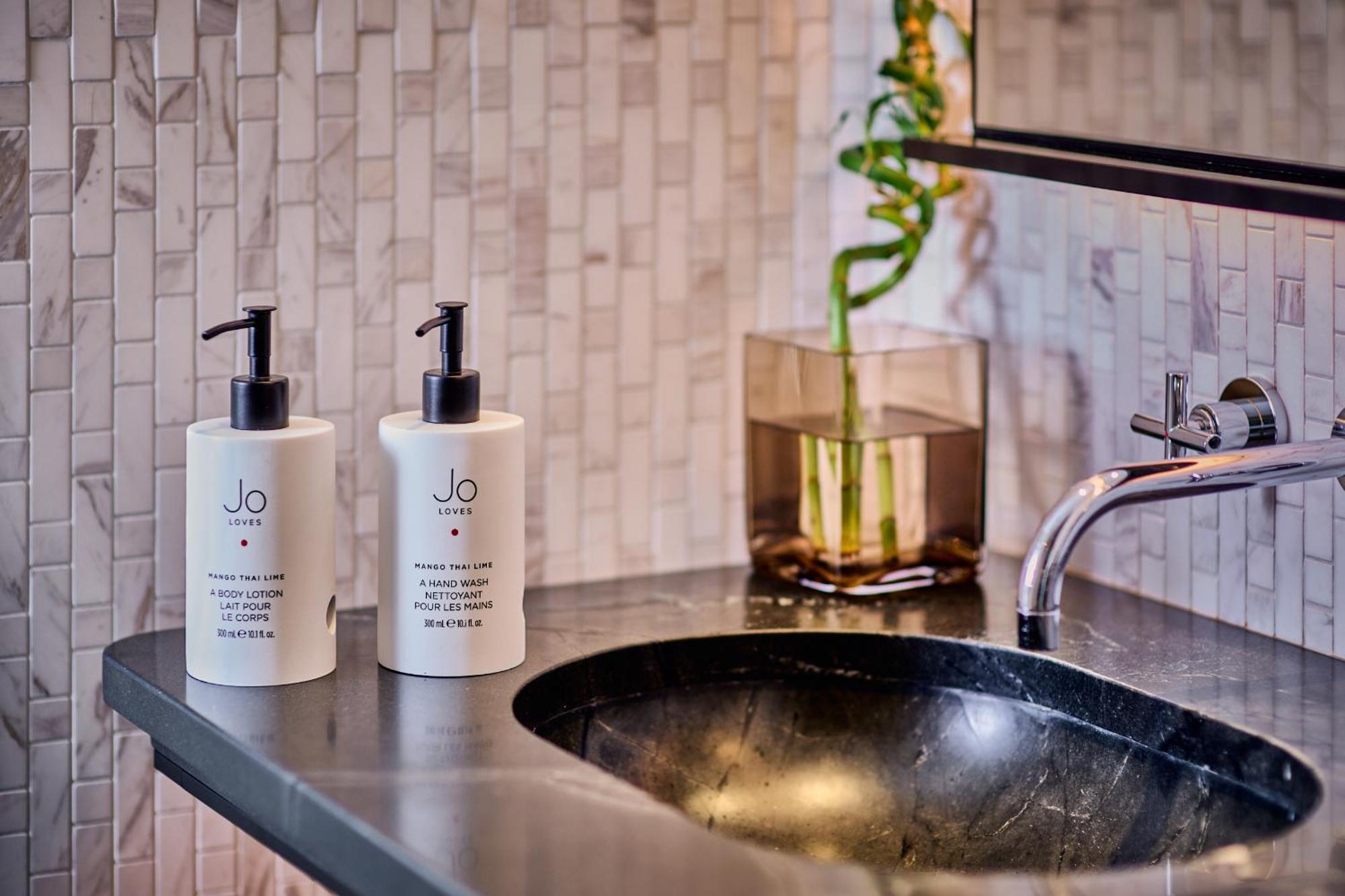 Отель Pan Pacific Лондон Экстерьер фото JOOP! products